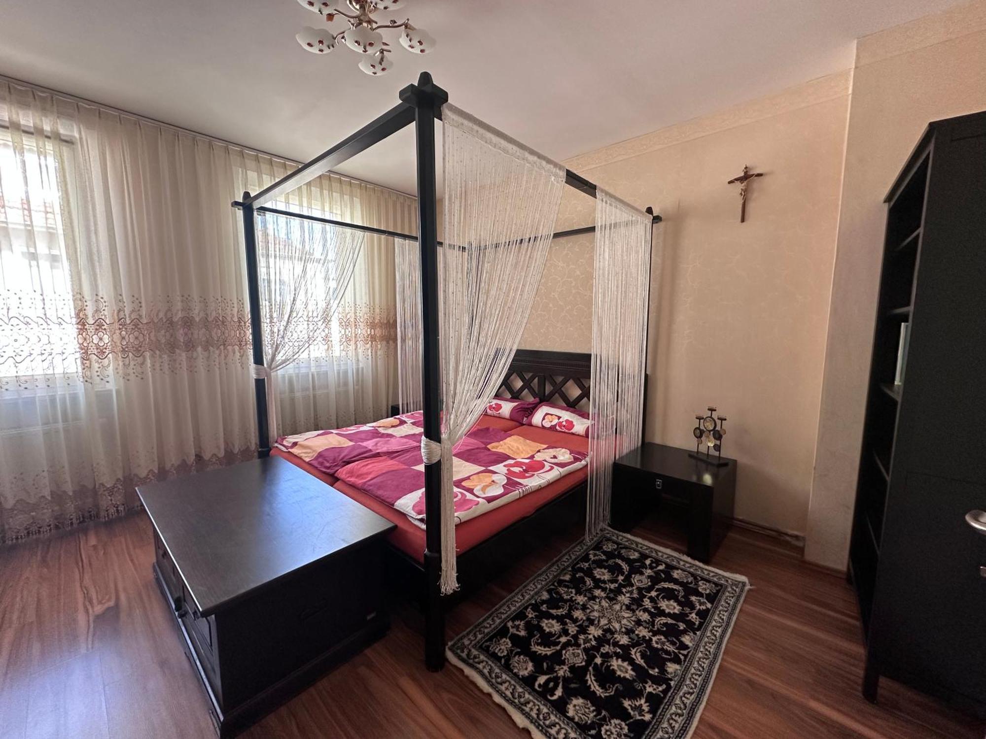Zentrale *